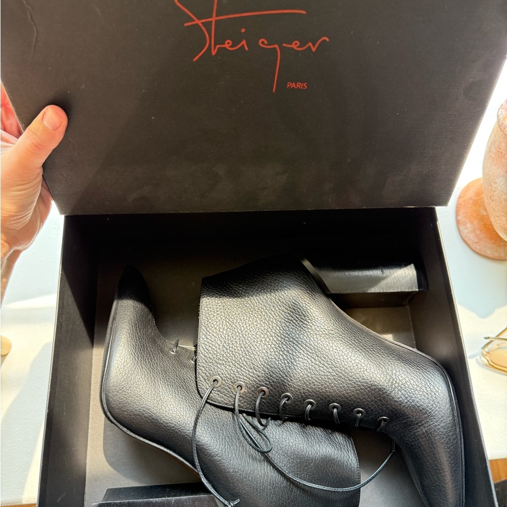 Walter Steiger Black Heeled Boots Elegant Design